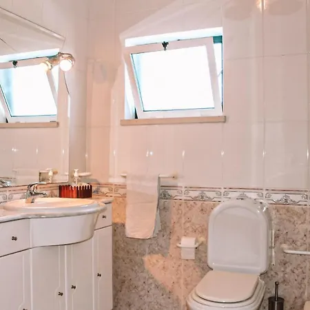 Spacious House At * Назаре