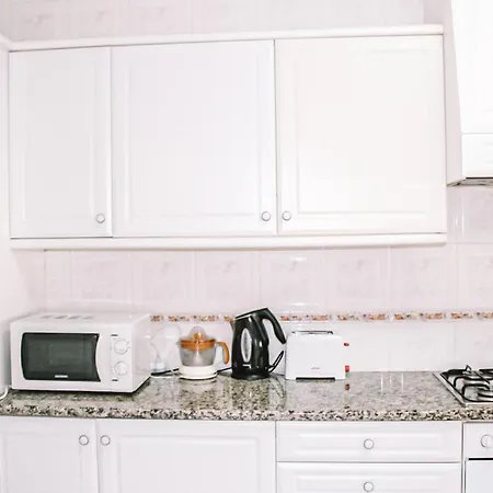 Spacious House At Дом отдыха Назаре