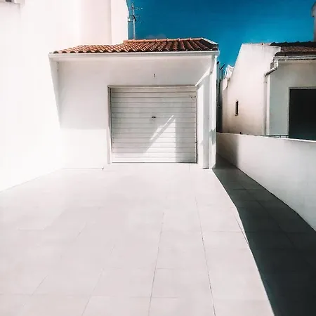 Spacious House At 度假居 *